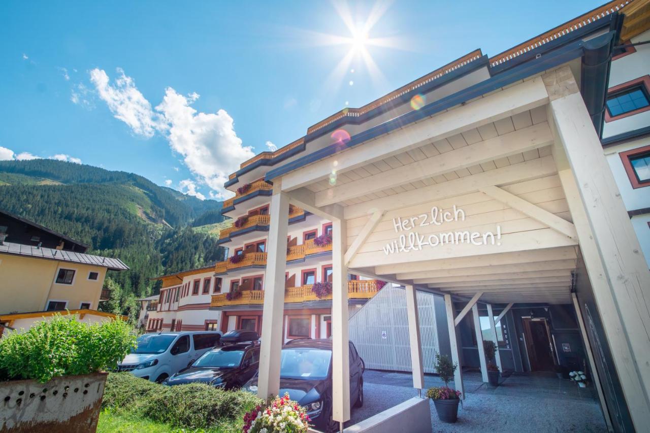 Jufa Alpenhotel Saalbach Eksteriør billede